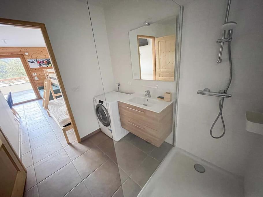 Le Snow Roc: Ski-In Studio with Panoramic Terrace and Sauna Saint-Jean-d'Aulps Exterior photo