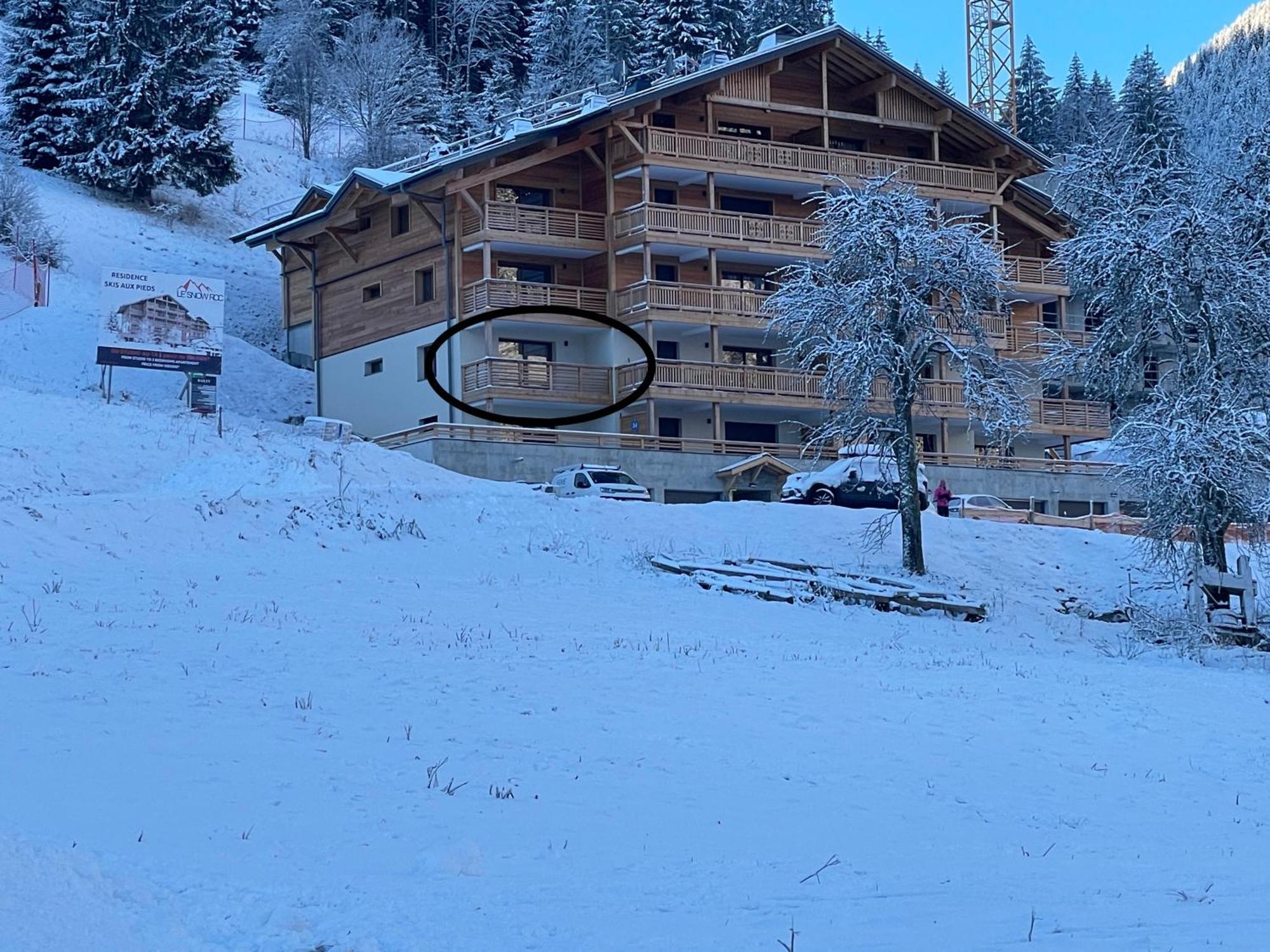 Le Snow Roc: Ski-In Studio with Panoramic Terrace and Sauna Saint-Jean-d'Aulps Exterior photo