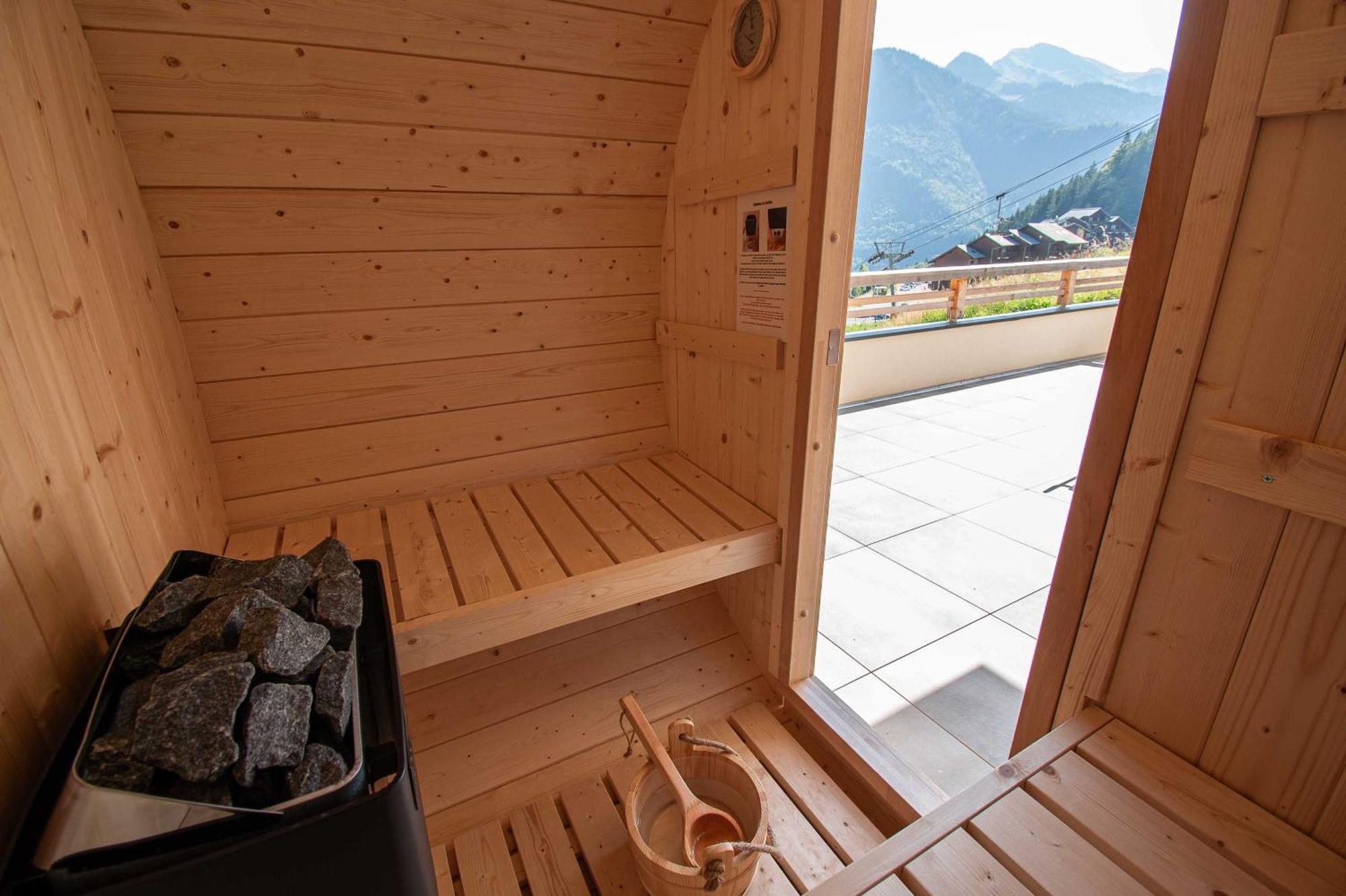 Le Snow Roc: Ski-In Studio with Panoramic Terrace and Sauna Saint-Jean-d'Aulps Exterior photo